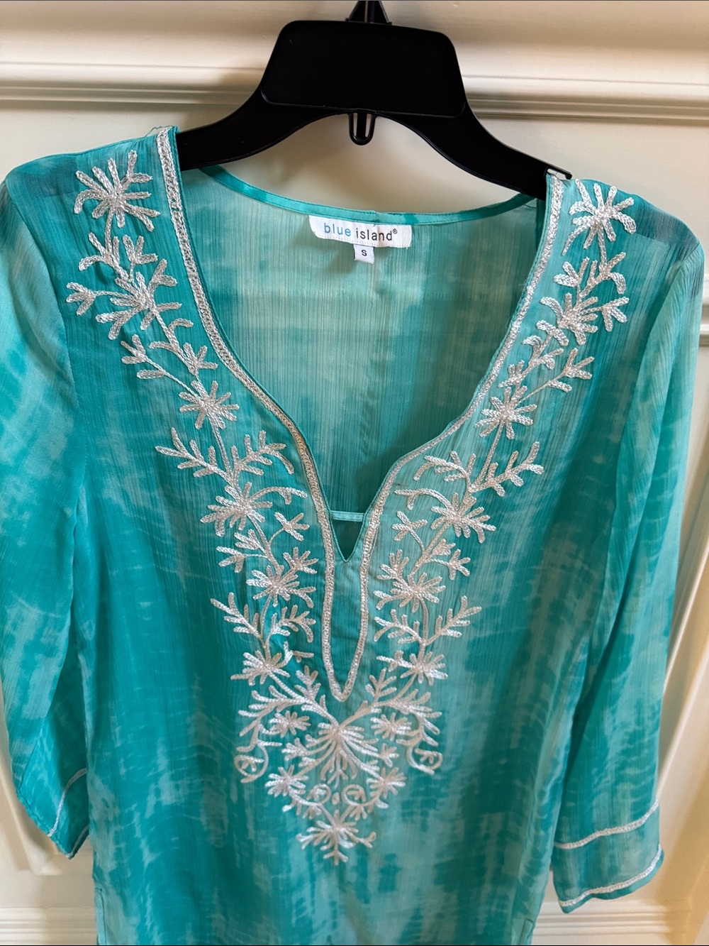 NWOT Blue Island Turquoise Embroidered V-Neck Tunic